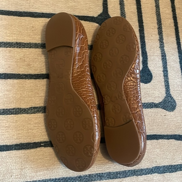 Tory Burch croc embossed leather ballet flats. Size 10 - Picture 2 of 7